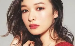 王璐瑶自夸奶大